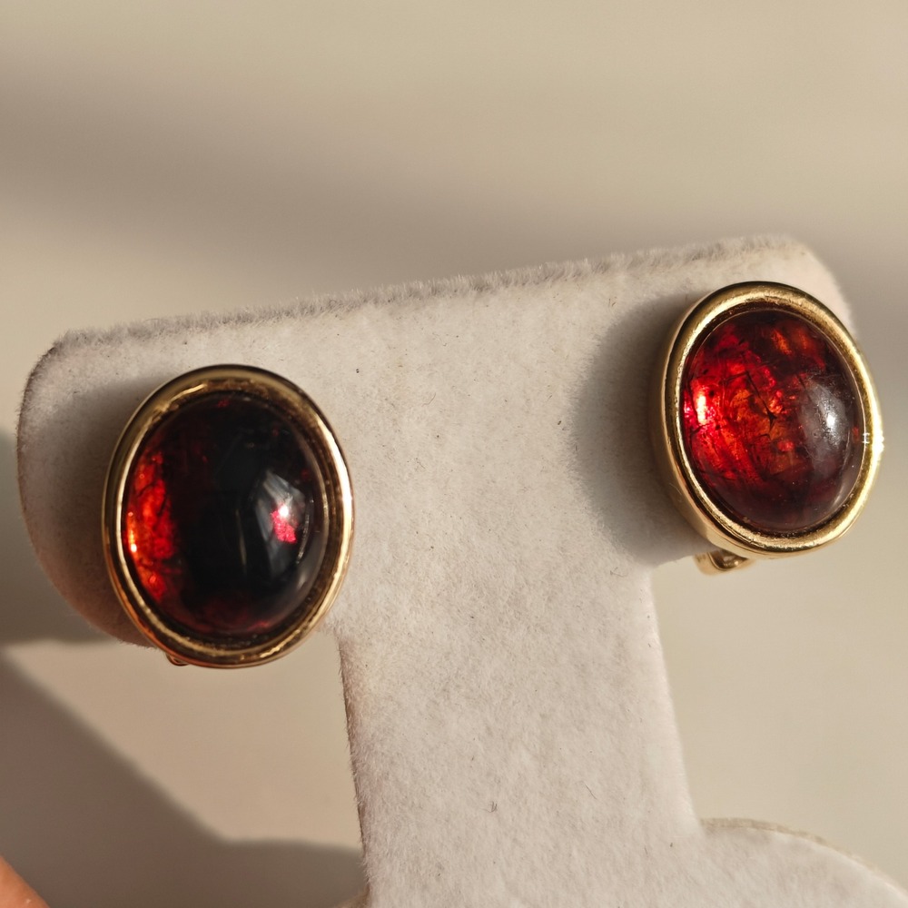 Vintage Gold Tone Brown Red Oval Glass Cabochon Clip On Earrings Retro Classic